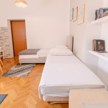 Apartments Sab Ogulin Eksteriør billede