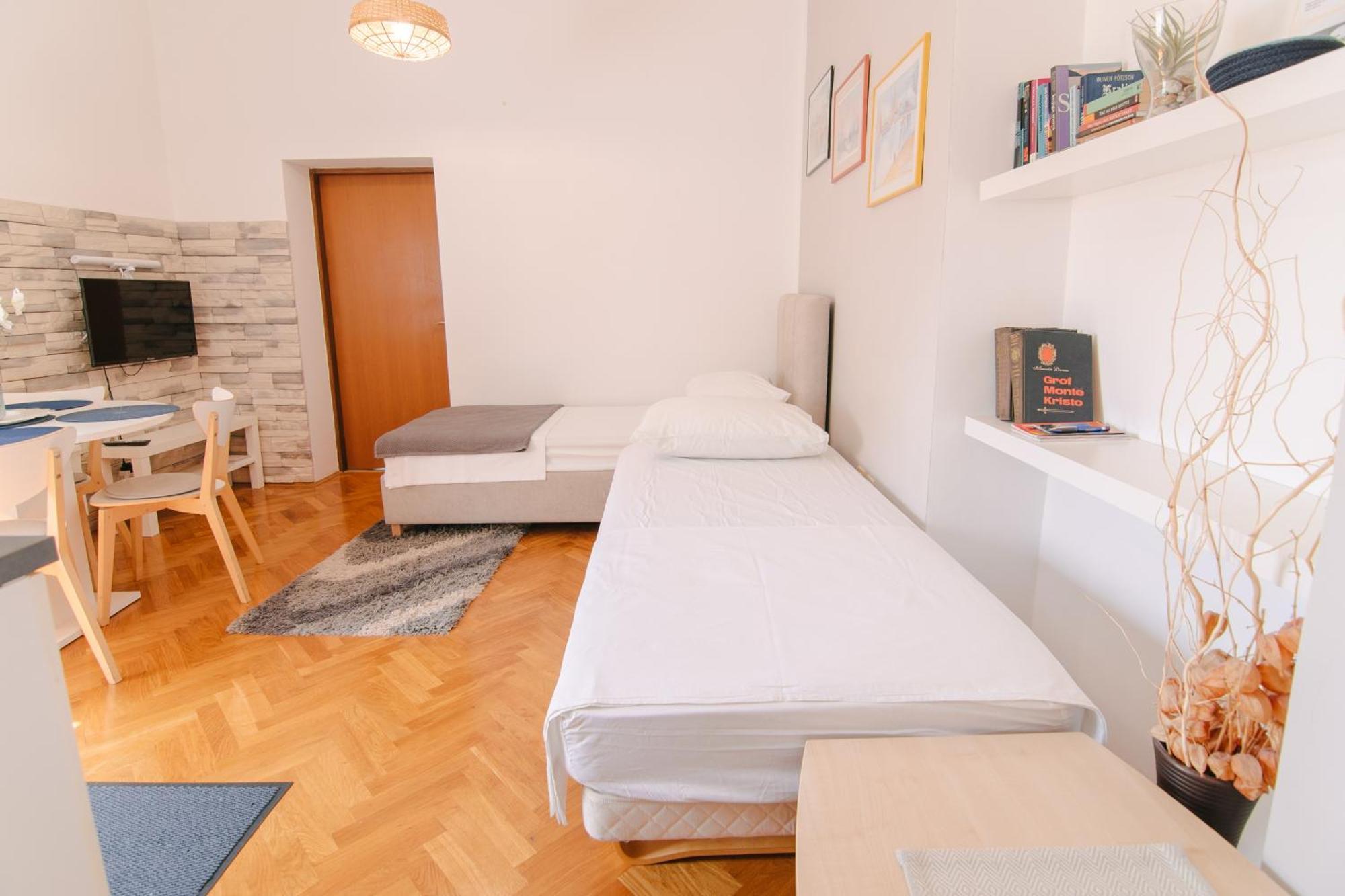 Apartments Sab Ogulin Eksteriør billede