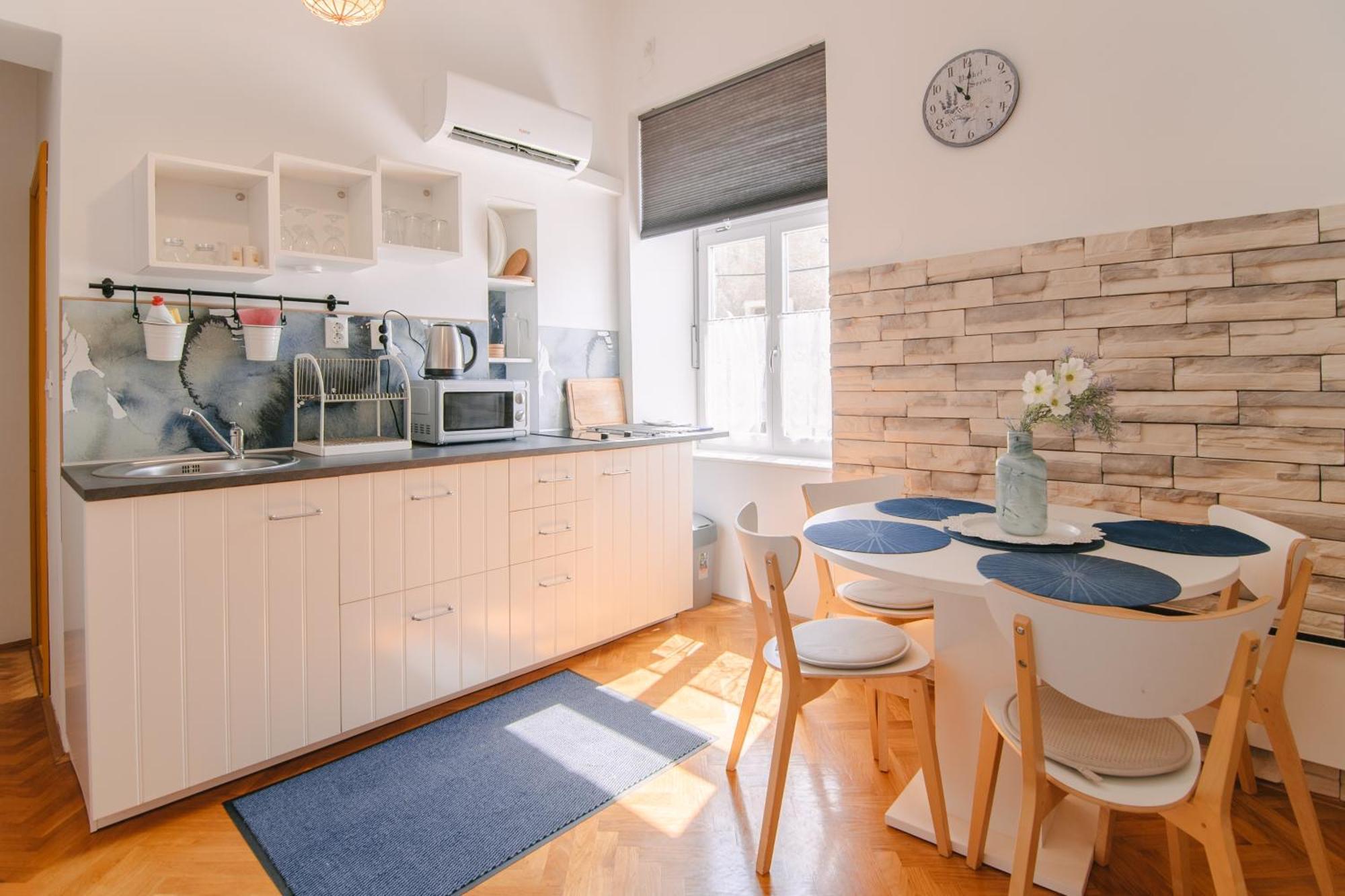 Apartments Sab Ogulin Eksteriør billede