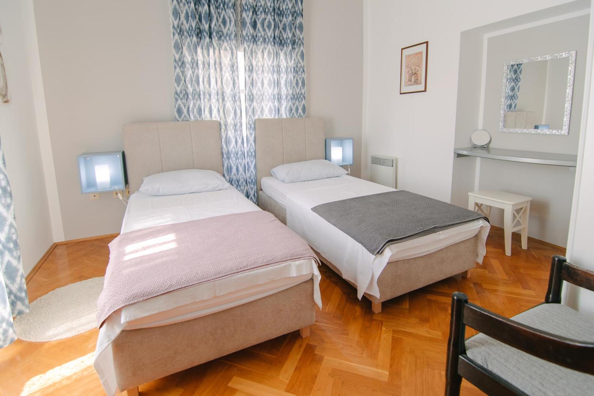 Apartments Sab Ogulin Eksteriør billede