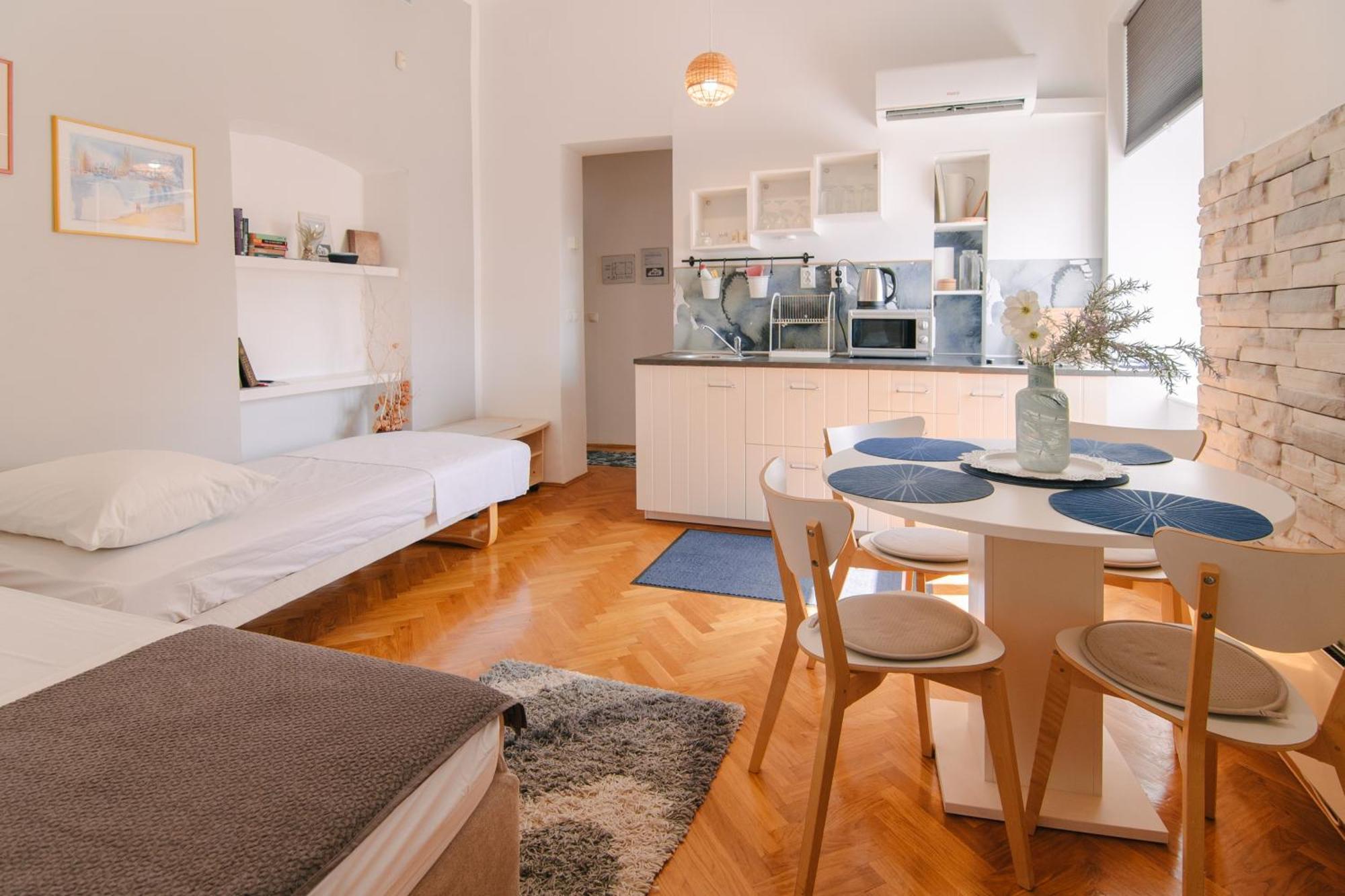 Apartments Sab Ogulin Eksteriør billede